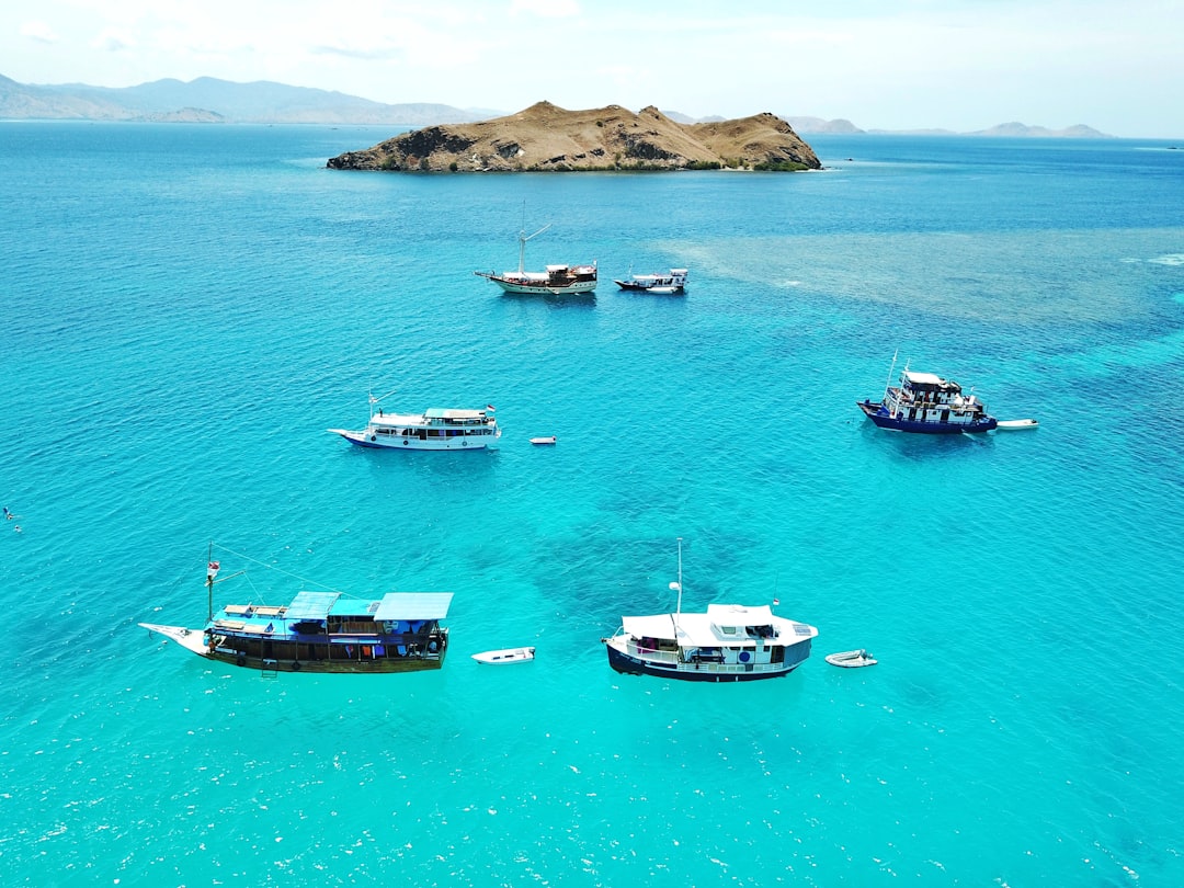 island hopping boat tour