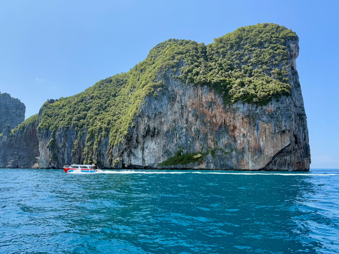 boat tour tropical ocean